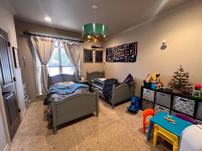 Building Photo - 4 BEDROOM, 3 BATHROOM IN TIBURON