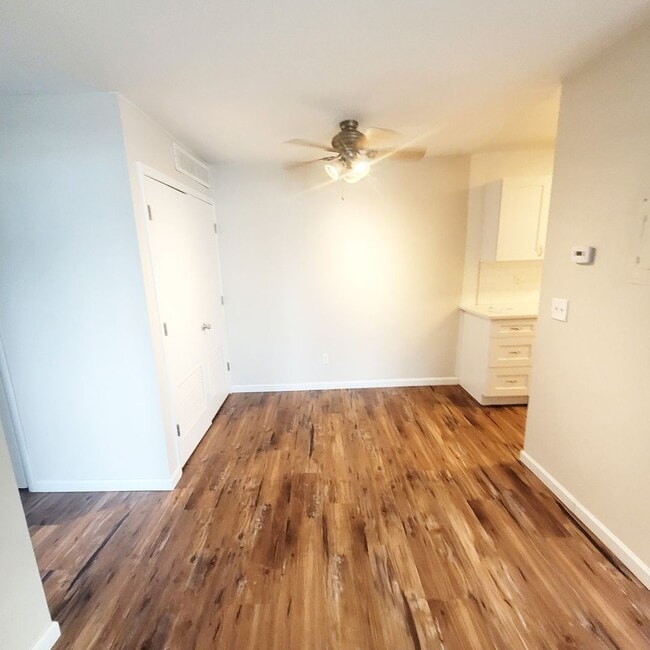 Building Photo - Westdale Townhomes