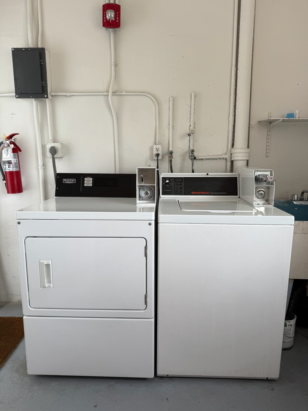 Laundry room - 467 Golden Isles Dr