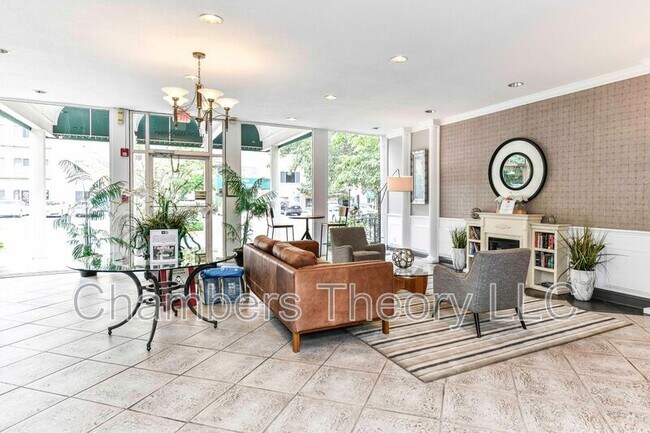 Building Photo - 10570 Main St