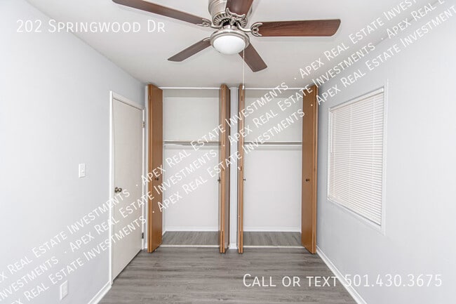 Building Photo - 202 Springwood Dr