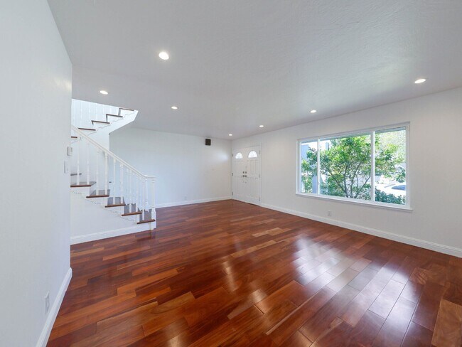 Building Photo - 3104 San Andreas Dr