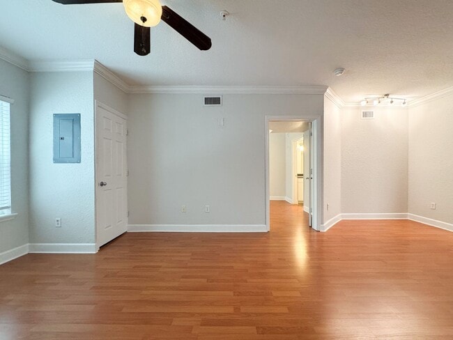 Building Photo - The Grande Downtown - Spacious 1 Bedroom Corner Unit AVAILABLE NOW!