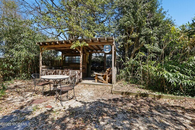 Building Photo - 15 Woolley Ave