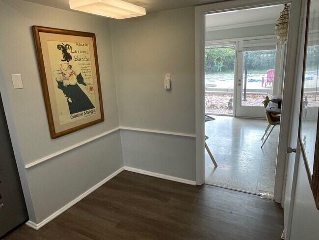 Building Photo - 7580 Amherst Ave