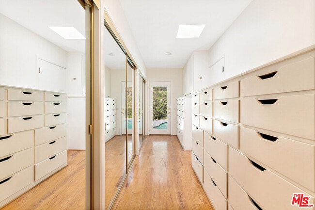 Building Photo - 8900 Alto Cedro Dr