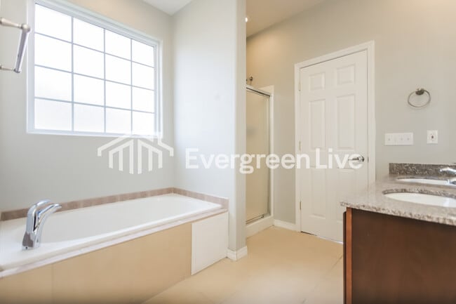 Building Photo - 4303 SW Brownstone Ave