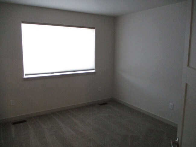 Building Photo - Newer Construction Berthoud Property