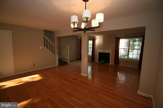 Building Photo - 114 Barnsfield Ct