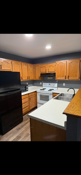 Building Photo - W6527 Woodhaven Cir