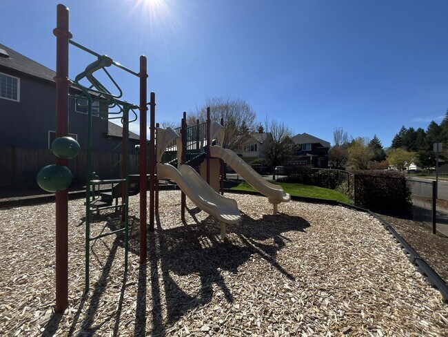 Building Photo - Beautiful 5 Bedroom Home + Office with Grand Entry, Gourmet Kitchen & Private Backyard