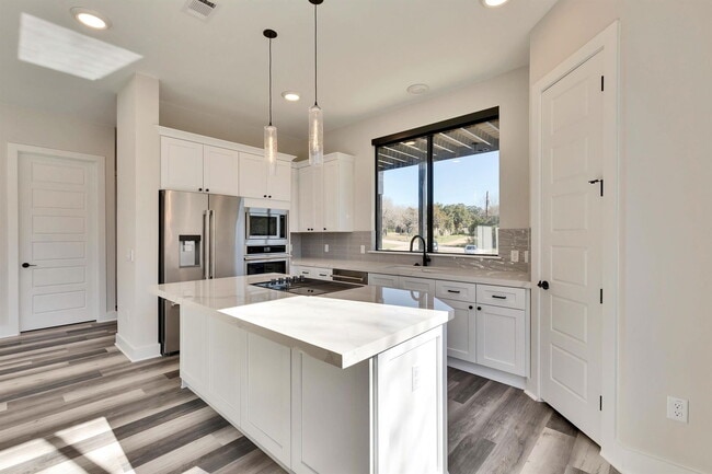 Building Photo - 1304 Minnie Dr