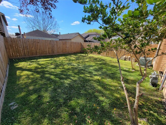 Building Photo - 5718 Fargo Dr