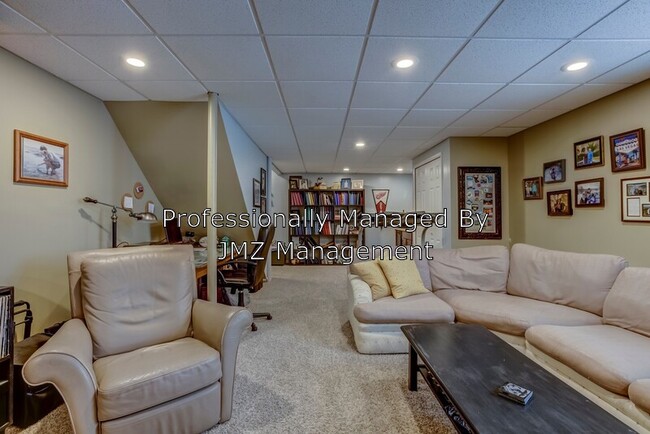Building Photo - 28285 Cottage Ln