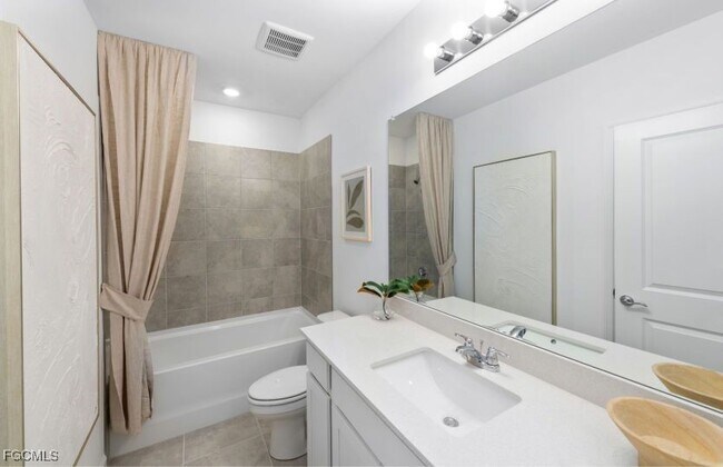 Building Photo - 1023 Caloosa Breeze Dr