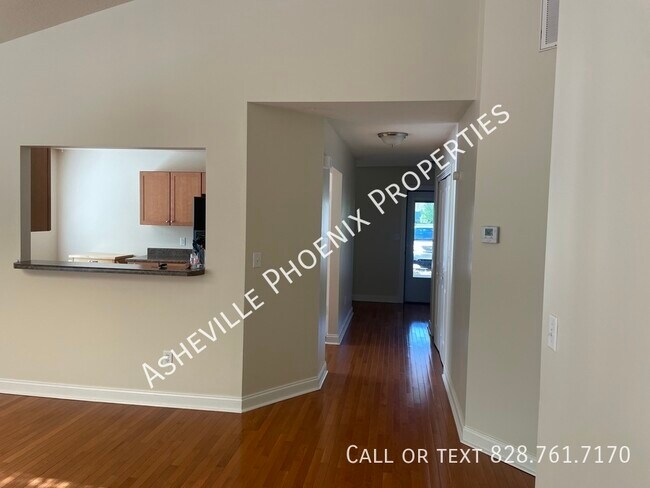 Building Photo - 120 Little Fox