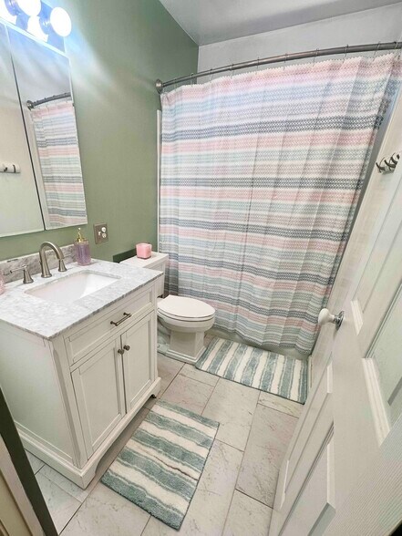 Building Photo - 3412 Flamingo Dr