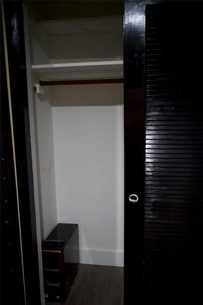 Building Photo - 11150 Peachtree Dr