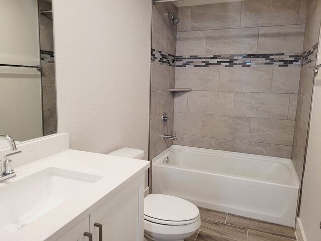 Building Photo - Beautiful SFH Available For Rent! Located ...