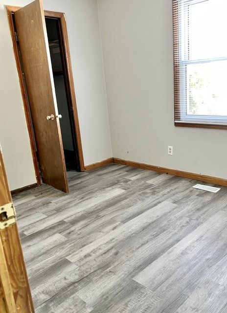 Building Photo - 2308 E Vermont Ave