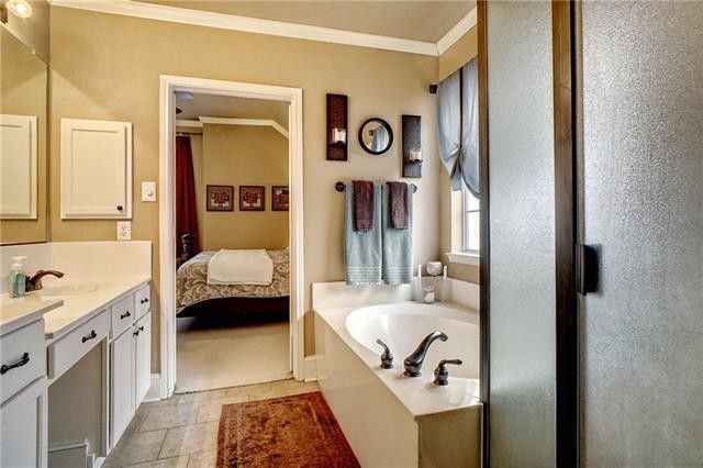 Master Bathroom - 7429 Buckskin Ct