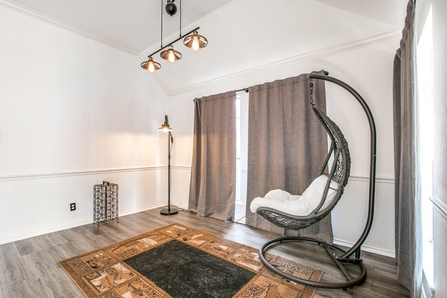 Building Photo - Charming Single Story Home In Gated Oakridge Pointe!