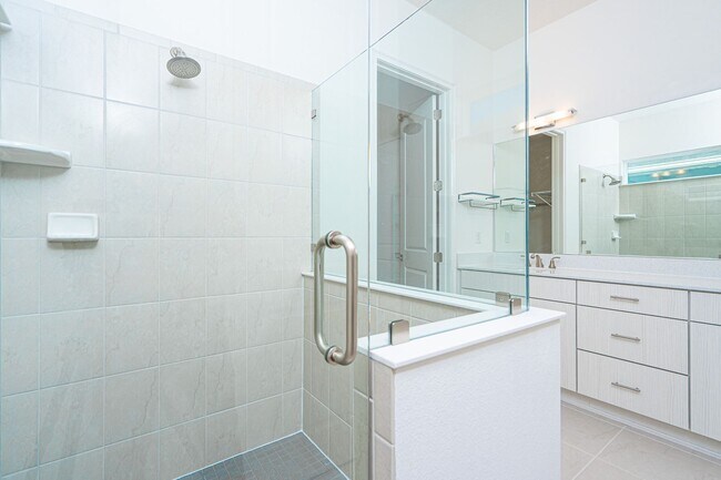 Building Photo - Luxurious Solar Powered 4 Bedroom, 3 Bath Waterfront Home with office & Upgrades Galore!