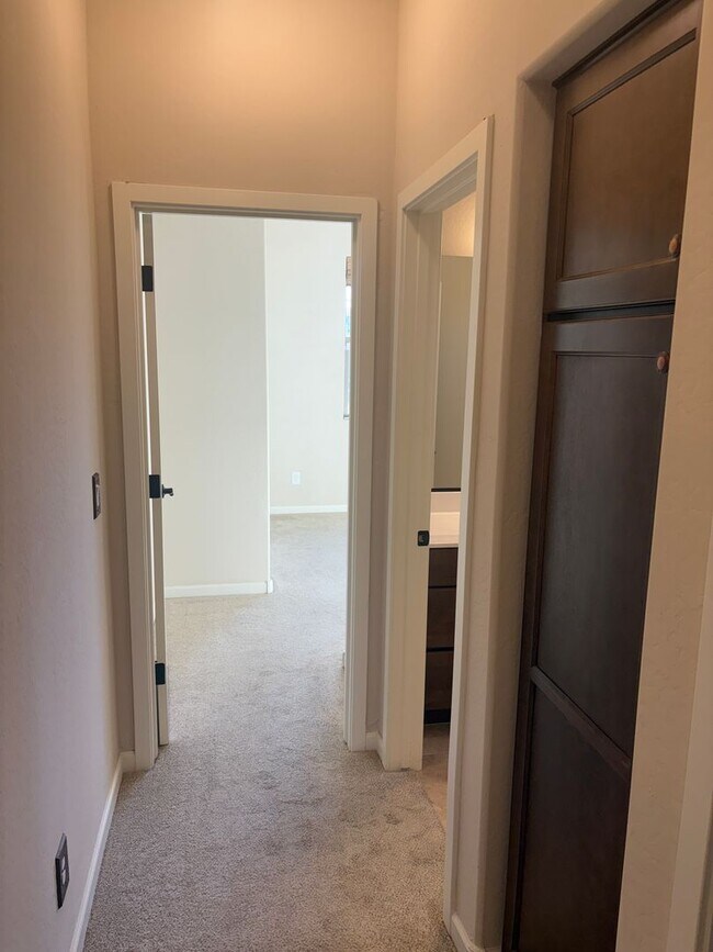 Building Photo - Unfurnished, 1-Year Long-Term Rental (Procure Only)