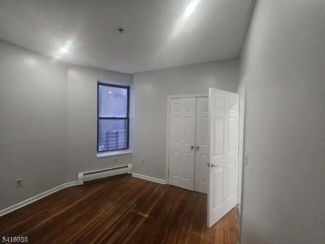 Building Photo - 150 Broad St