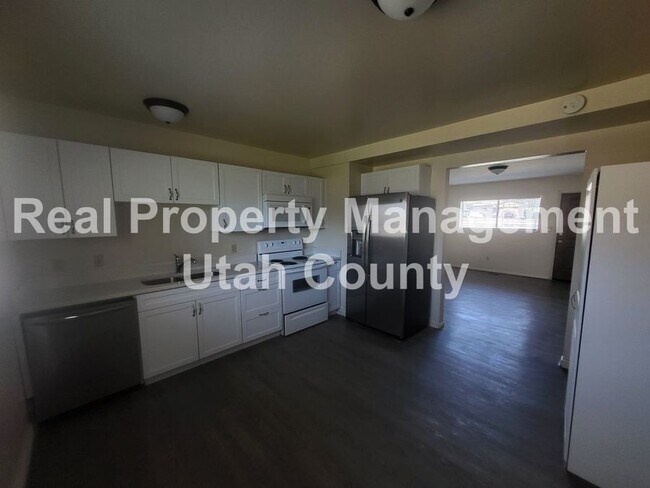Building Photo - 1052 Ellen Cir