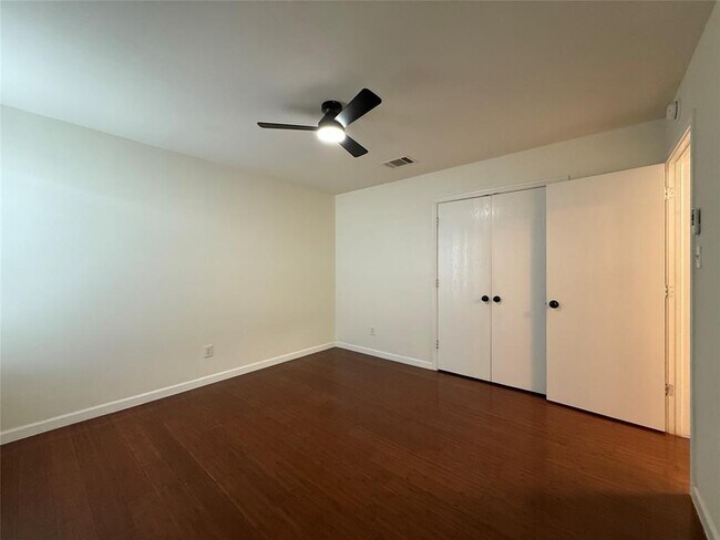 Building Photo - 307 Indian Meadow Dr