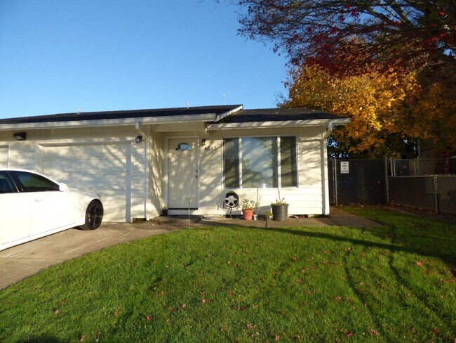 Building Photo - 4811-4813 Cougar Ct SE Salem, OR 97317