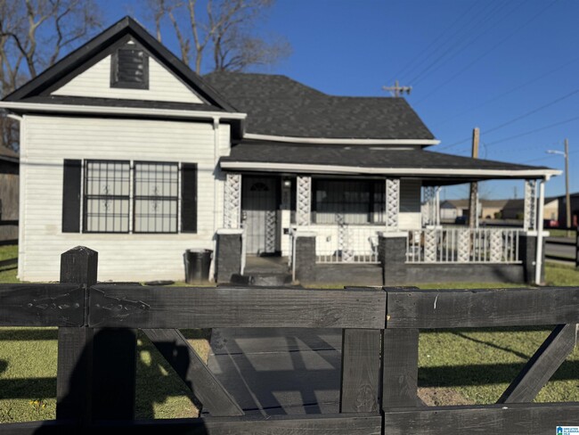Primary Photo - 501 5th St N