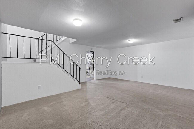 Building Photo - 554 Vance St