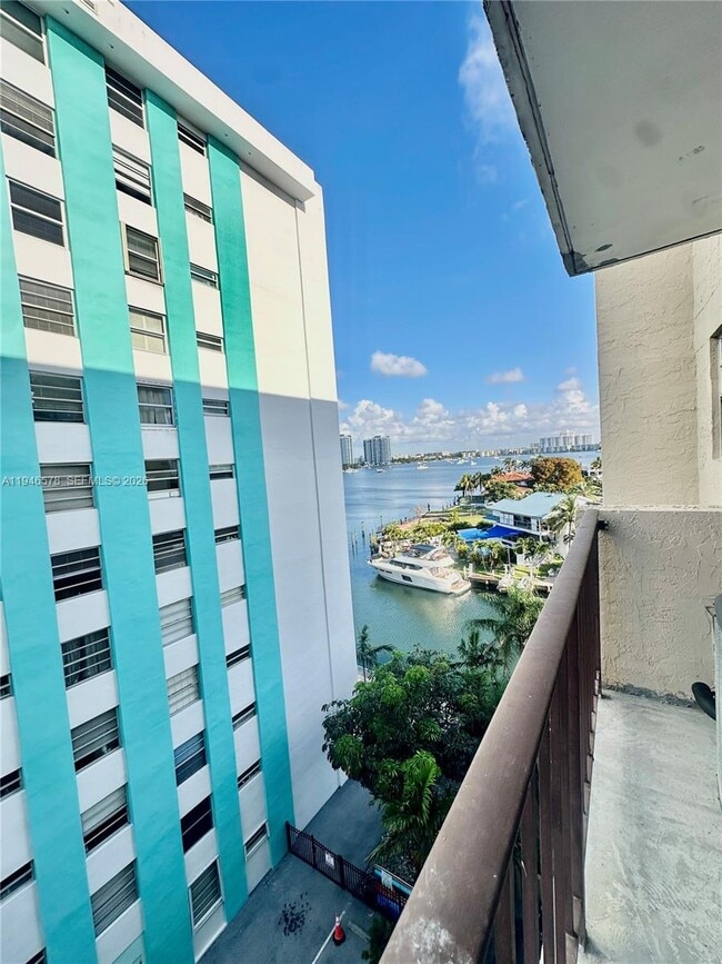 Building Photo - 2903 N Miami Beach Blvd