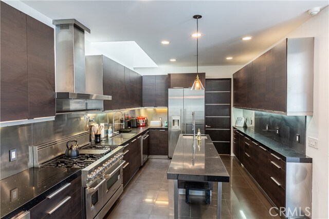 Building Photo - 12148 Travis St