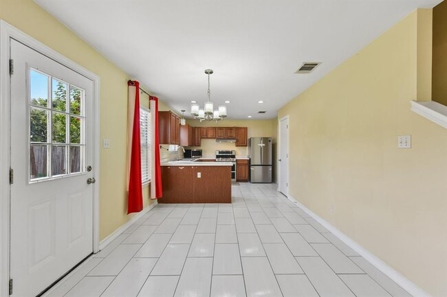 Building Photo - 12712 Ring Dr
