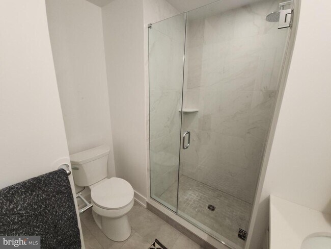 Building Photo - 8610 Evergreen Pl