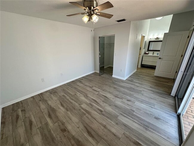 Building Photo - 864 Waterside Ln