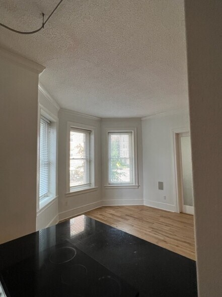 Dining - 1851 Columbia Rd NW