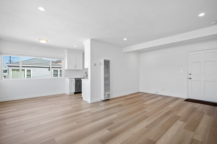 Building Photo - 118 41st St