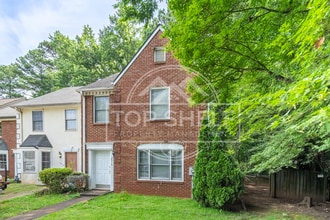 Building Photo - 2916 Governors Ct