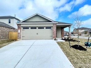 Building Photo - 305 Milliner Lp