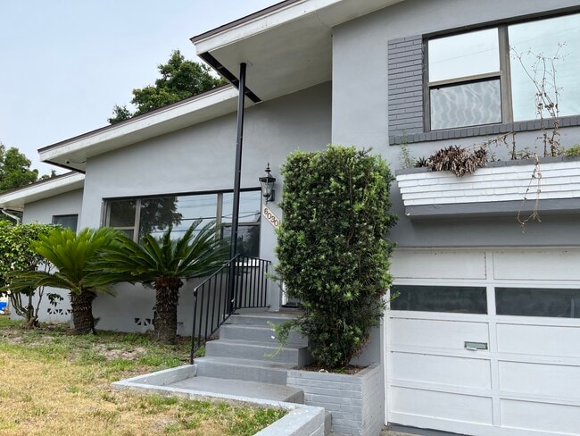 Building Photo - 6030 Wateredge Dr S