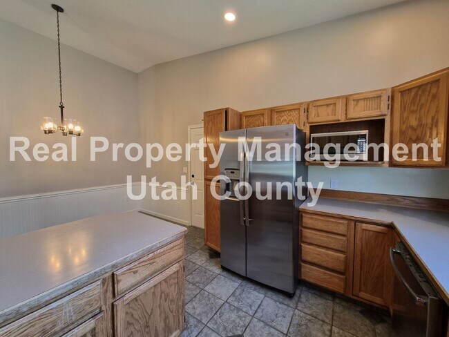 Building Photo - Qualify With 2.5x Rent in Income. Plus Hal...