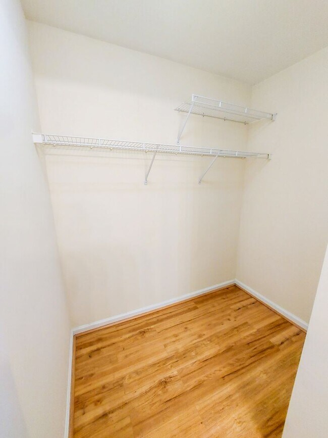 Building Photo - Charming and Updated 3BR/2.5BTH townhome in desirable Germantown, MD