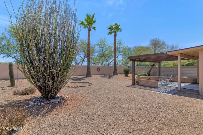 Building Photo - 17227 N Country Club Dr