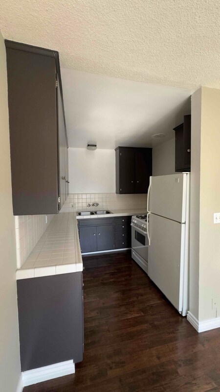 Primary Photo - 7542 Norton Ave