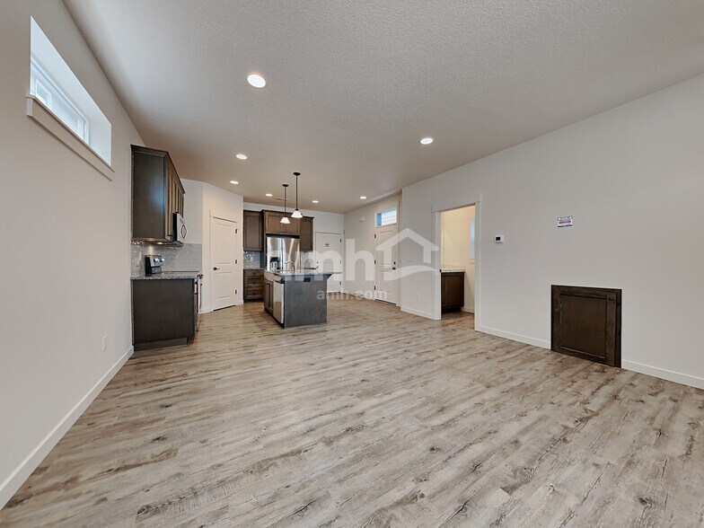 Building Photo - 7029 S 11th St