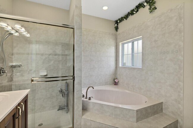 Building Photo - 7 Edgemont Pl